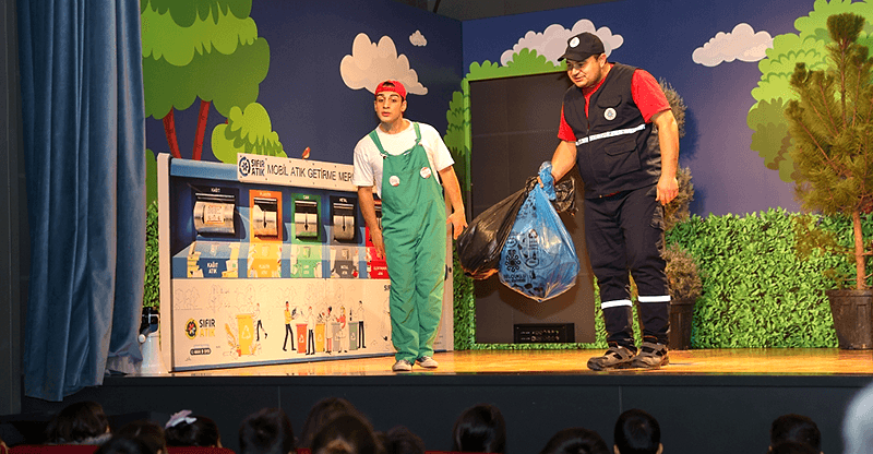 Selçuklu Belediyesi Öğrencilere Tiyatro Aracılığıyla Sıfır Atık Bilinci Aşılıyor